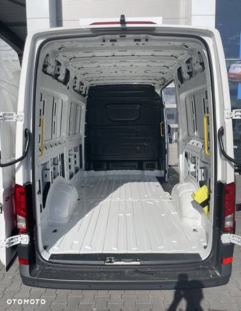 Volkswagen CRAFTER FURGON L3H3 - 9