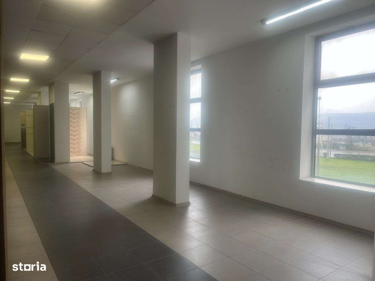 Proprietar-inchiriez spatiu comercial Piatra Neamt, 840 mp - Imagine principală: 4/17