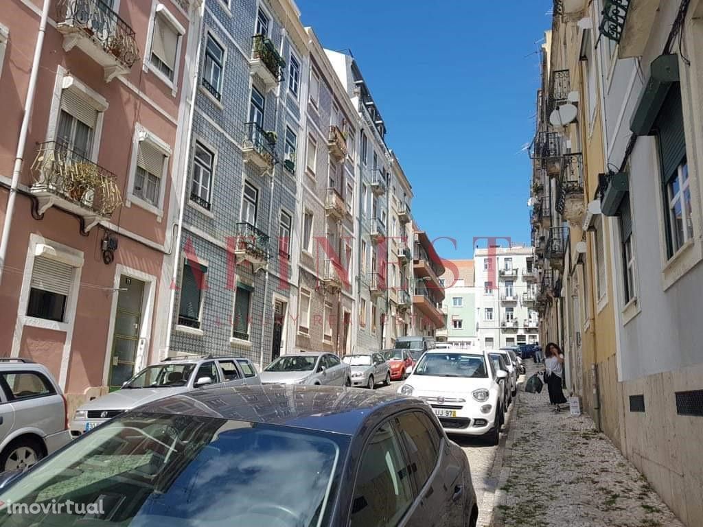 Apartamento T0 / Espaço Comercial Graça/Santa Engrácia