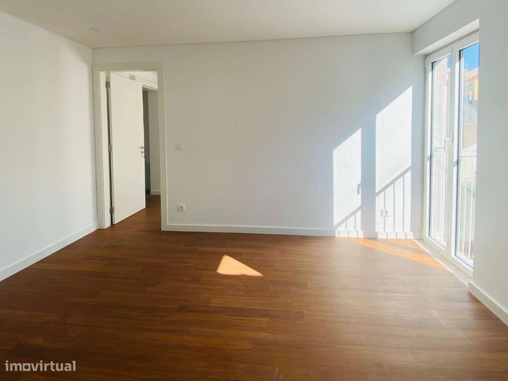 Apartamento T2, varanda, Anjos Lisboa-13