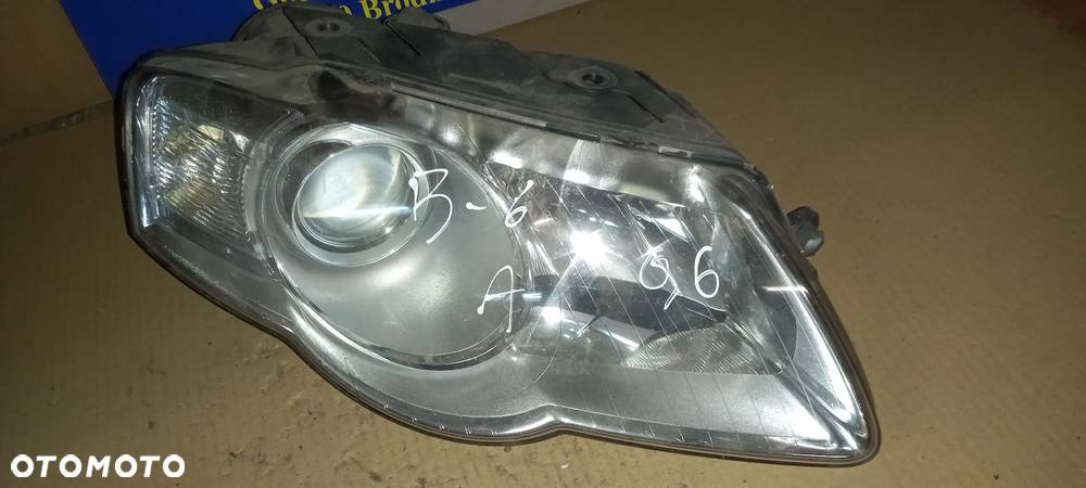 Lampa przednia prawa VW Passat B6 UK - 2