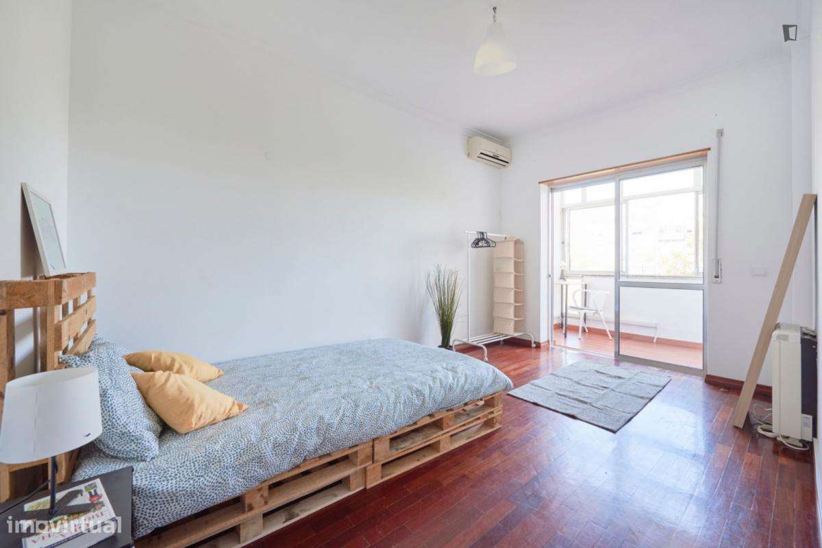 Quarto - localizado em Almada Lisbon - Grande imagem: 2/16