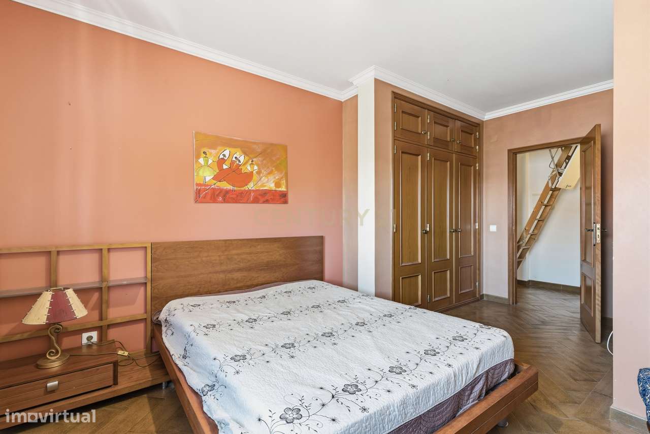 Moradia T3 com piscina e vista campo em Localização Privilegiada-25