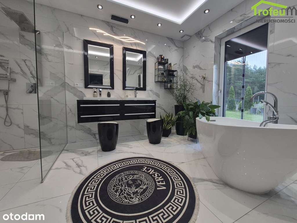 Dom w spokojnej i cichej okolicy-12