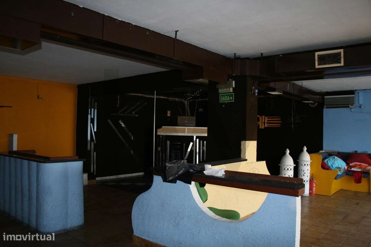 Loja Bar ou Futuro Apartamento na Praia da Rocha com 180 m2 - Grande imagem: 4/38
