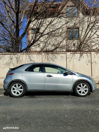 Honda Civic 1.8 Automatic Sport - 3