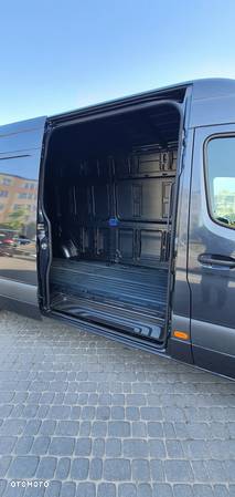 Mercedes-Benz Sprinter 319 - 7