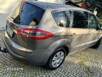 Ford S-Max - 12