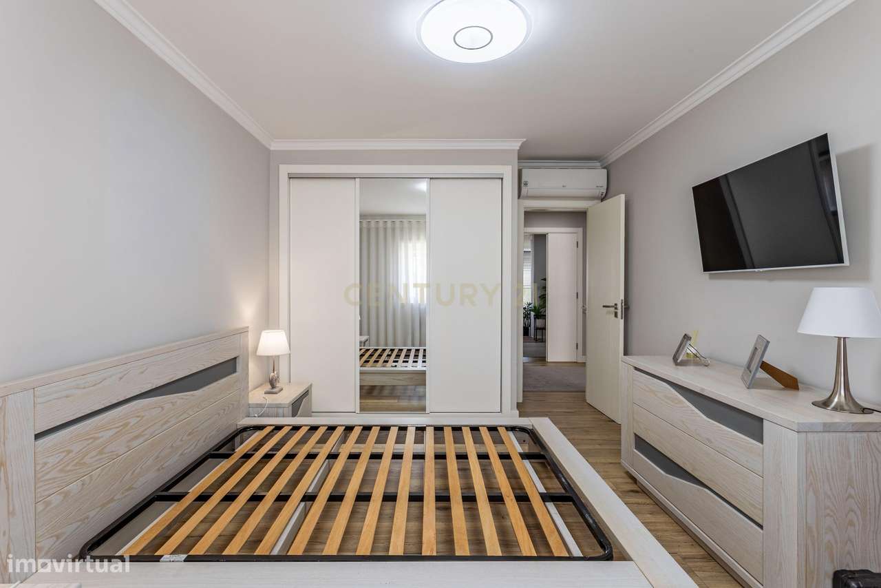 Moderno Apartamento T4 no Carregado em condomínio fechado-18