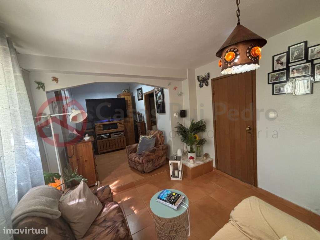 Moradia com dois apartamentos independentes no Laranjeiro, Almada-15