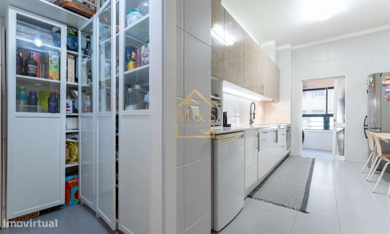 Apartamento T4-Varanda-Garagem - 600Mts da Praia - Metro- Matosinhos-18