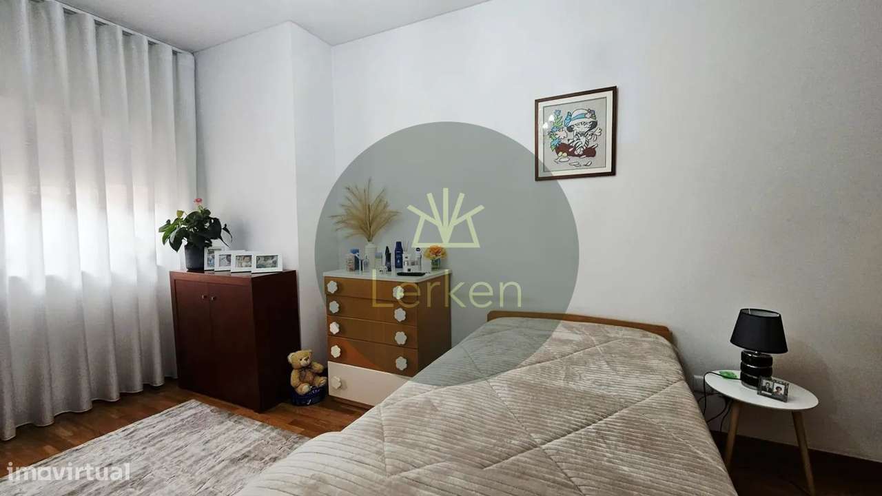 T2 junto ao centro de Guimarães | Cozinha renovada, garagem e elevador-13