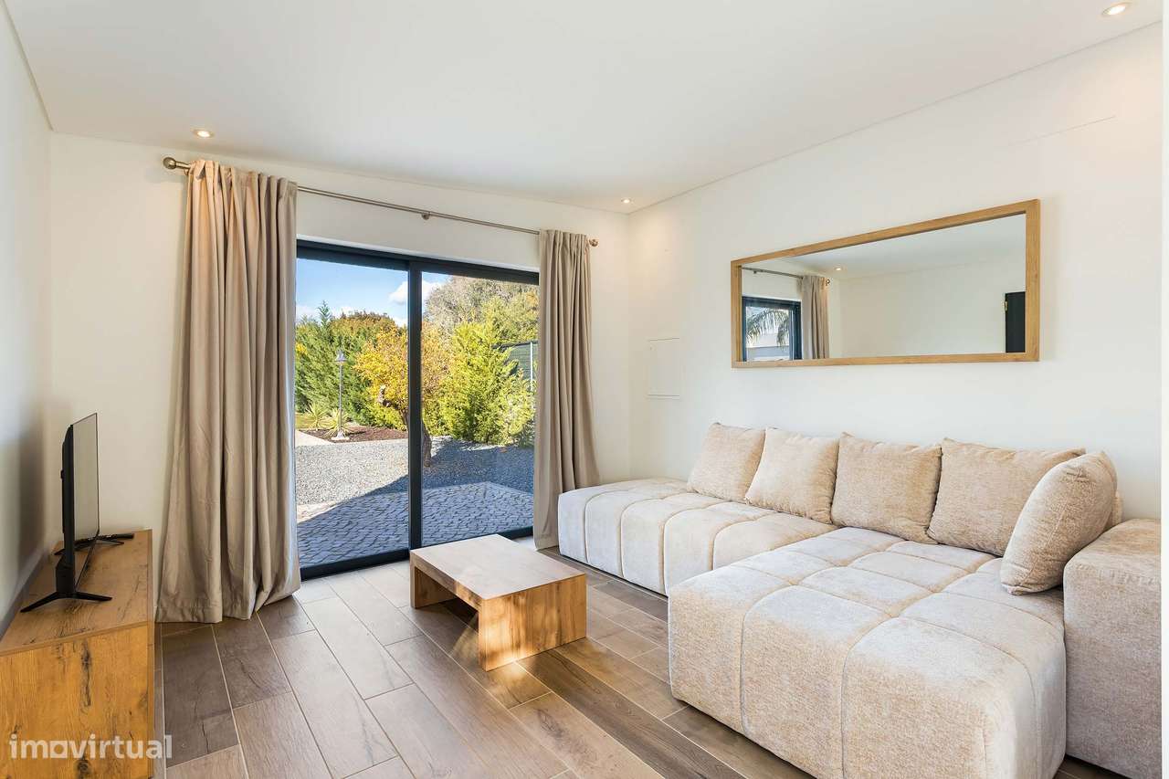 Quinta Moderna de Luxo com 4+1 Suítes, Anexo Independente e Jardim-46