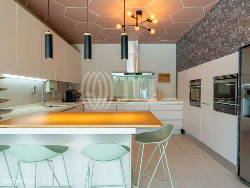 Moradia T5 com piscina, na Herdade da Aroeira, Almada-6