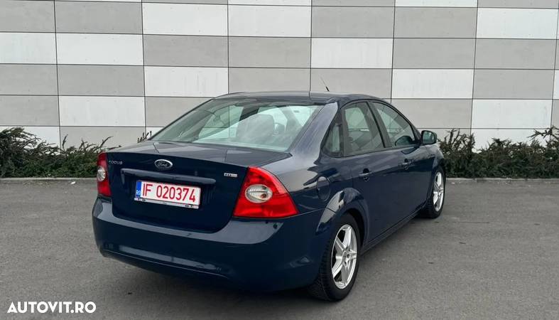 Ford Focus 2.0 TDCi DPF Aut. Style - 12