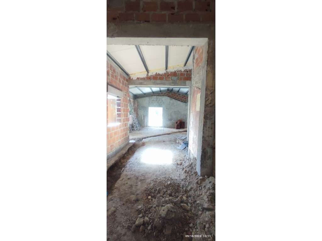 Casa para restauro, excelente oportunidade, com potencial investimento-8