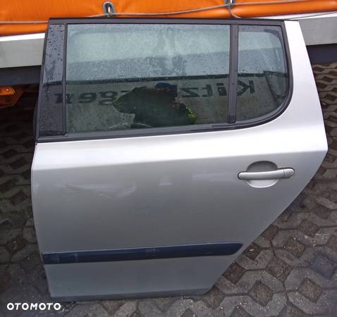 Drzwi tył Skoda Fabia II 2 hatchback 9202 - 2