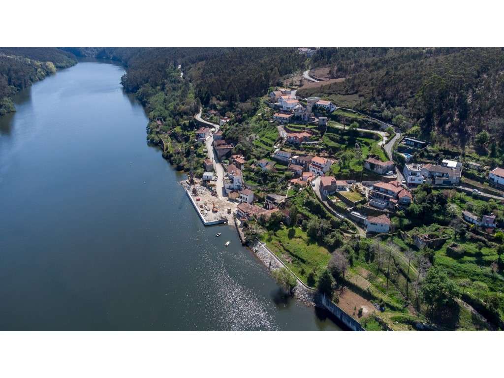 Terreno com 18414m² para construção pavilhões industriais junto à A...-27