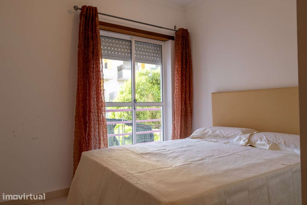 Apartamento T2 Espaçoso em Armação de Pêra com Garagem!-25