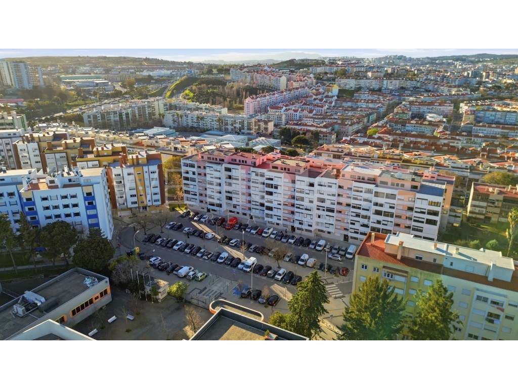 Apartamento T2 com Excelente Área e Vista Desafogada para Monsanto ...-8