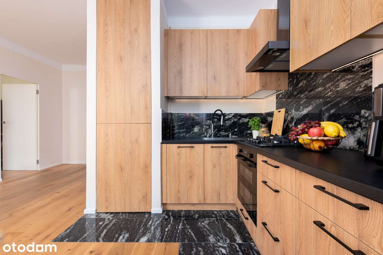 Ścisłe centrum | 1 piętro | Po remoncie | Balkon-5