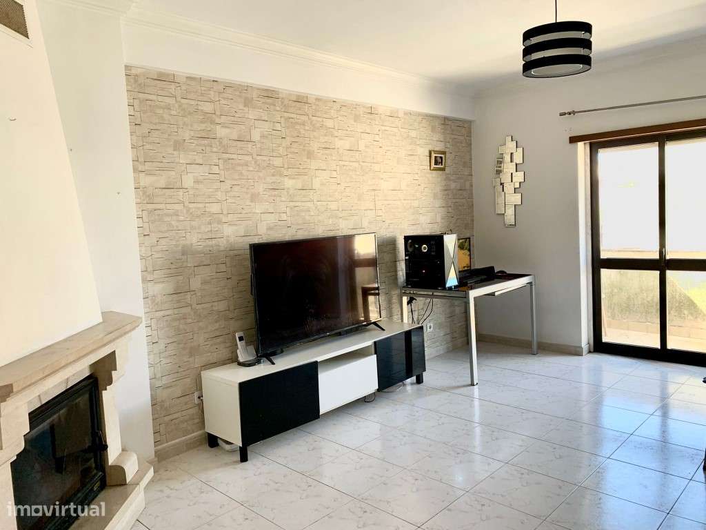 T1 muito espaçoso com 70m² e grande varanda-6