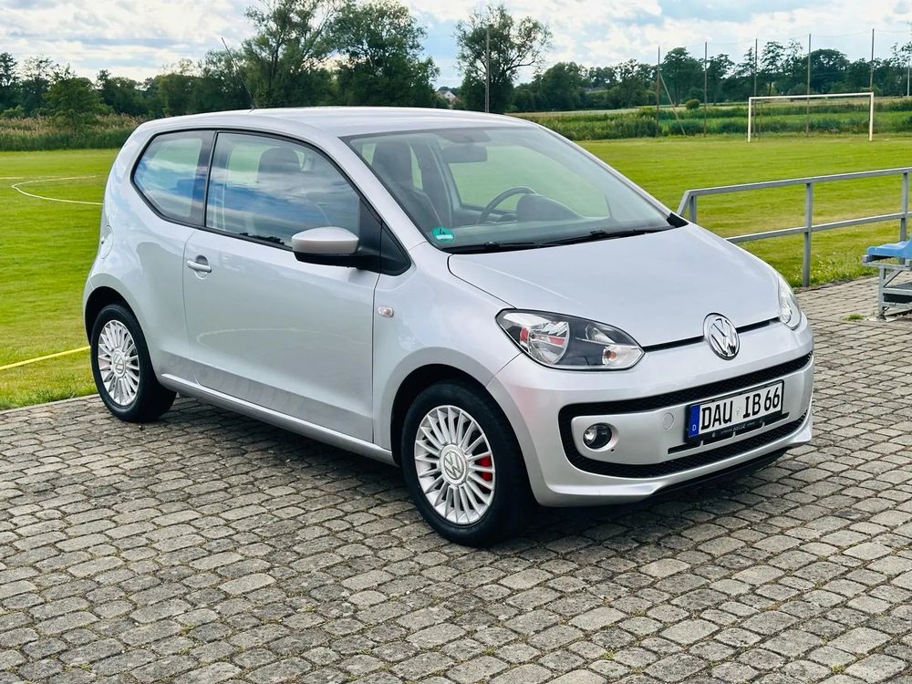 Volkswagen Up! cheer 2012