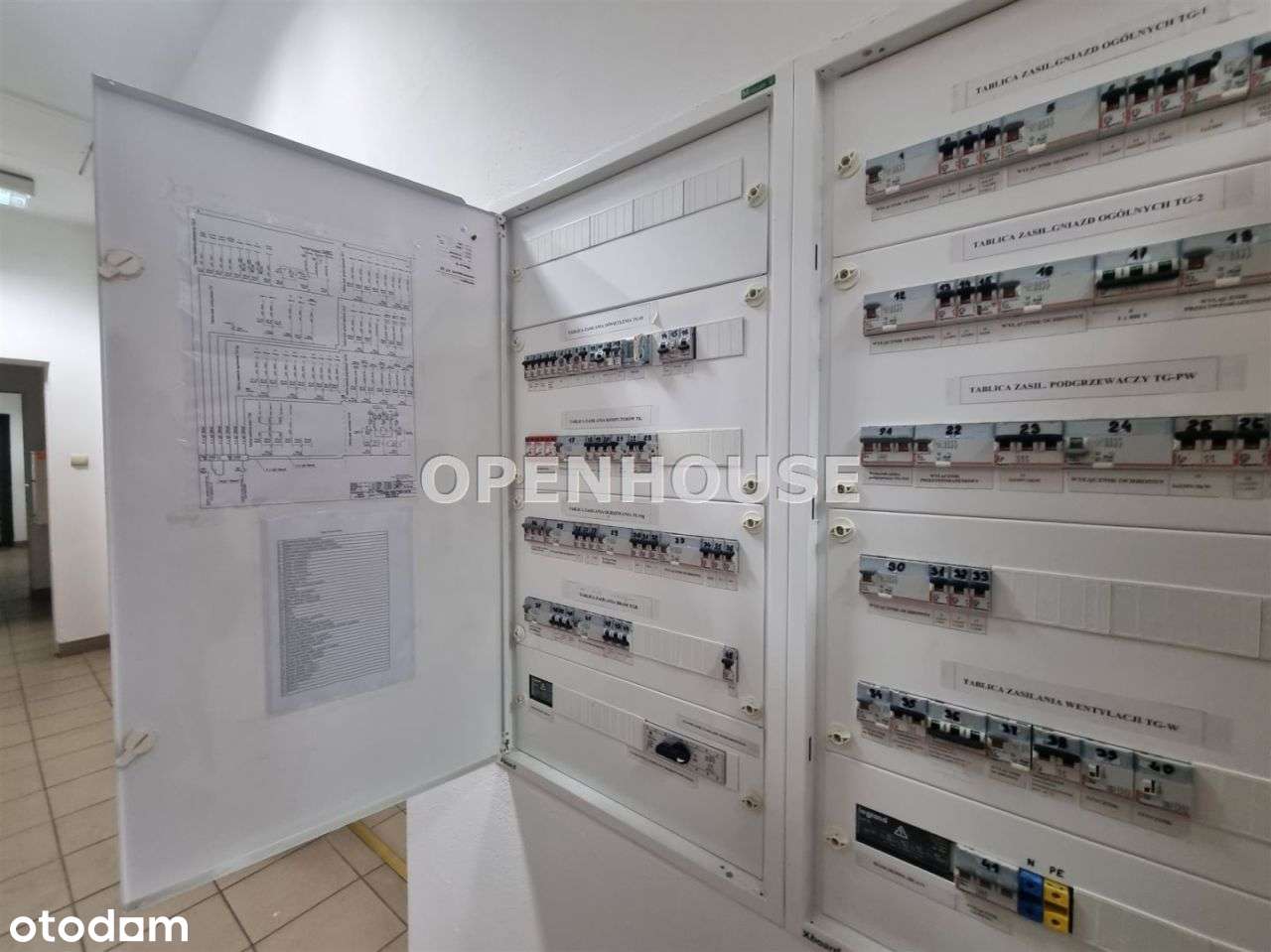 Dom,Biura,Garaże Wys.5m,10 miejsc par.Dział-1700m2-13