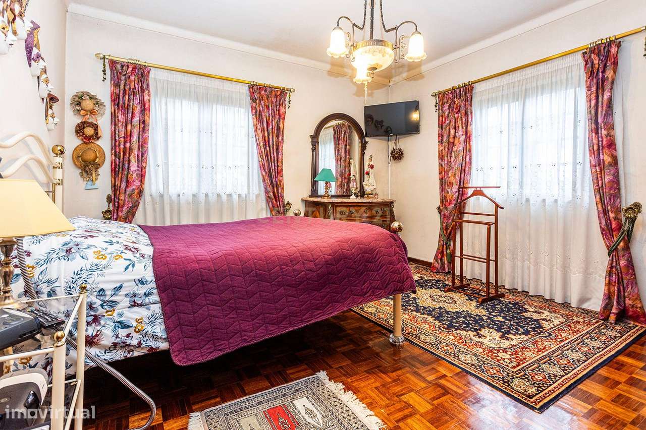 Moradia com características únicas na Aroeira-15