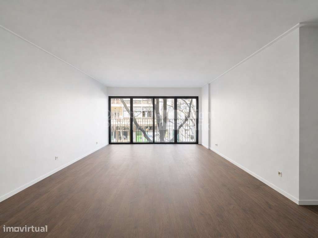 Apartamento T1 com arrecadação e garagem, em Alcântara - Grande imagem: 5/20