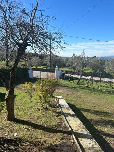 Onde o Céu Toca a Montanha: Refúgio Único na Serra da Estrela - Grande imagem: 4/11
