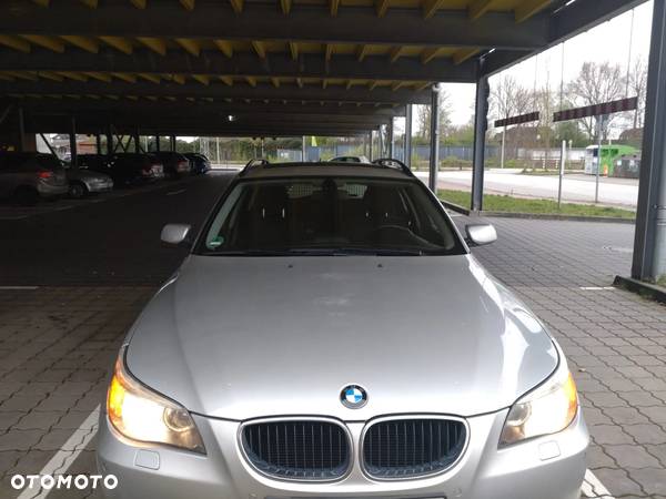 BMW Seria 5 523i - 1