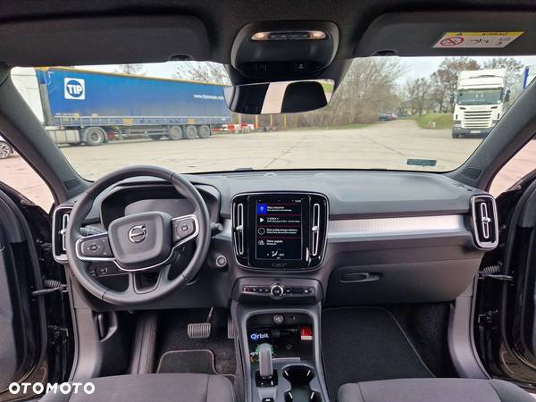 Volvo XC 40 T3 Momentum - 24