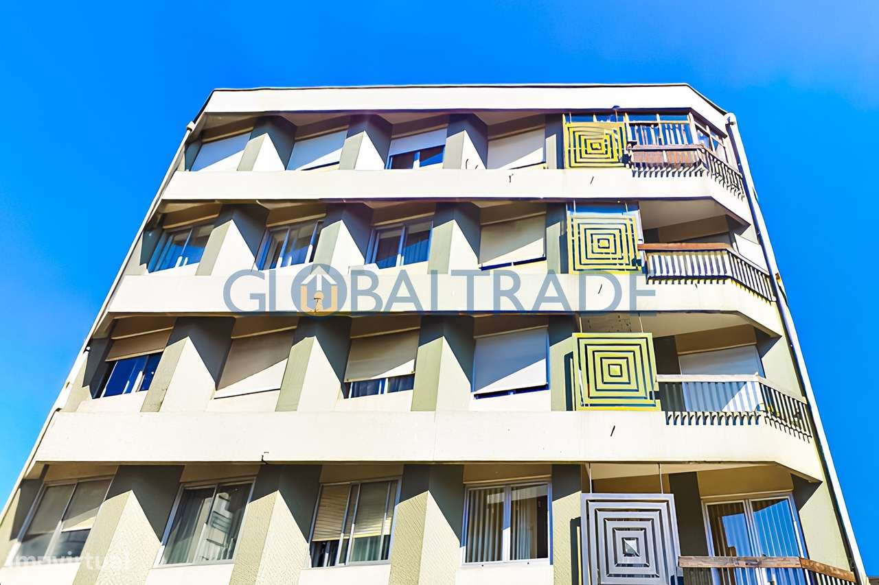 Apartamento T1+1 no coração do Porto-0