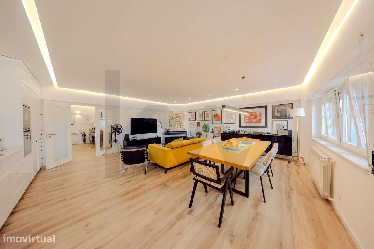 Vendo apartamento T4 totalmente renovado, com três WC, duas em suítes. - Grande imagem: 4/57