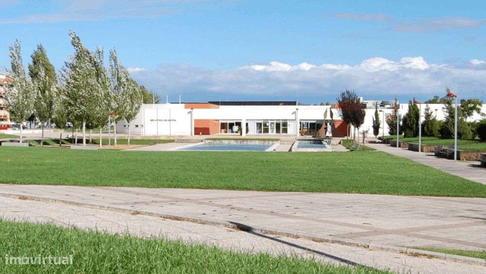 Fantástica Moradia T4 Nova RESERVADA-15