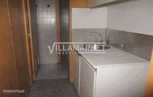 Loja da banca com 330m² destinada a comércio situada em Rossio a Sul d - Grande imagem: 5/5