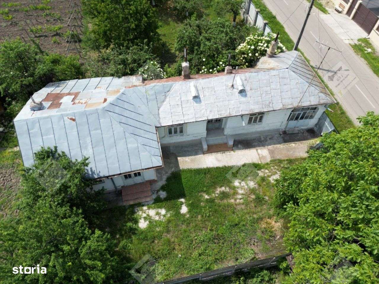 Teren Casa Centru Vanatori 1000mp - Imagine principală: 2/13