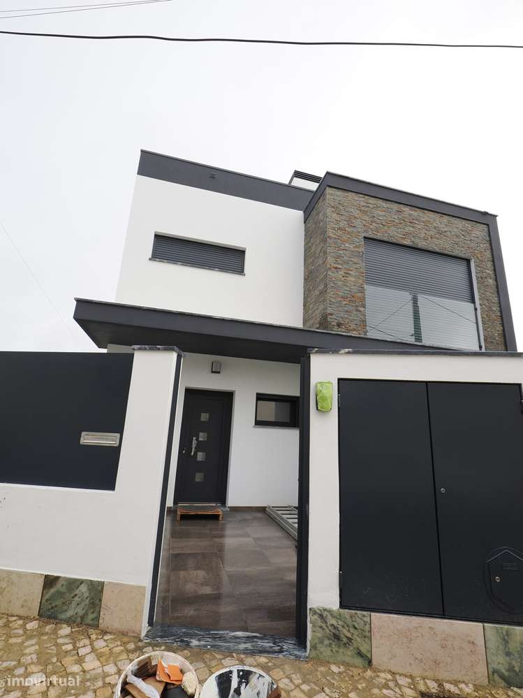 Moradia T3 no centro de Tires - Cascais - Grande imagem: 4/36