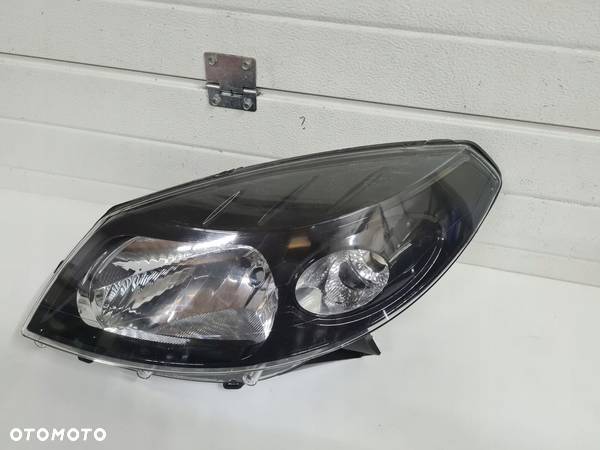 Lampa przednia lewa Dacia Sandero I - 3