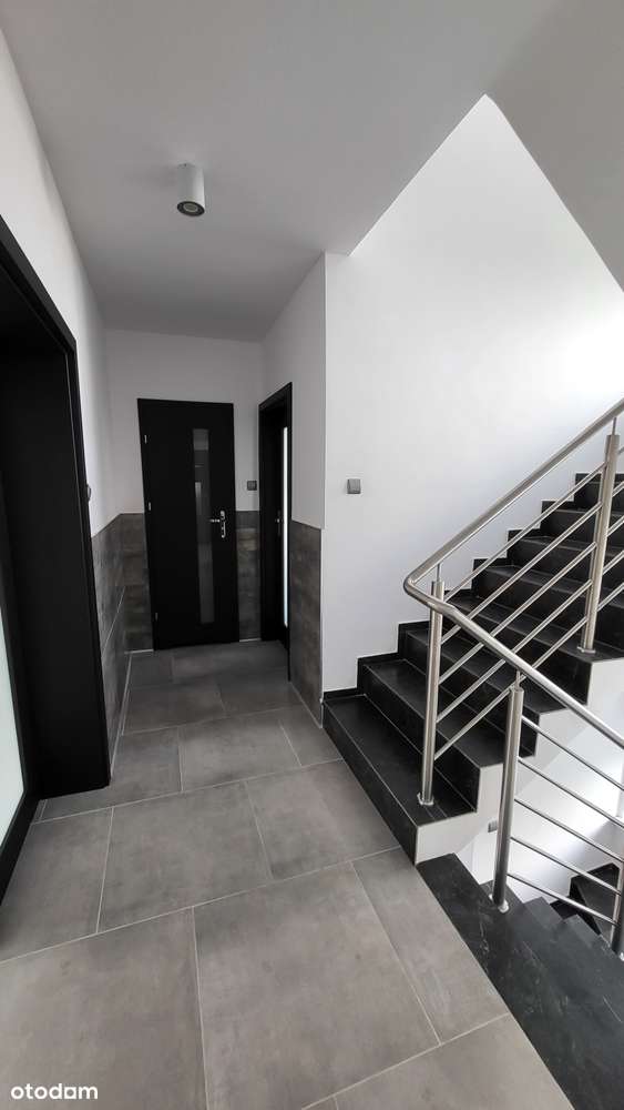 DOM DO WYNAJĘCIA + 15 miejsc parkingowych - Pełny obrazek: 5/17