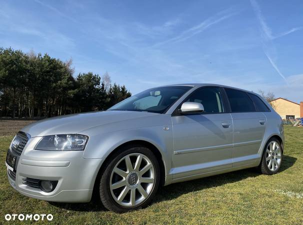 Audi A3 1.8 TFSI Sportback S line Sportpaket - 2