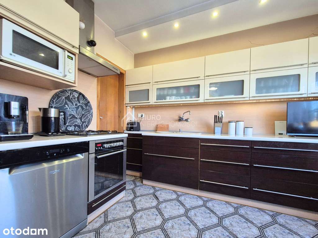 Funkcjonalny dom, garaże i budynki gospodarcze-15