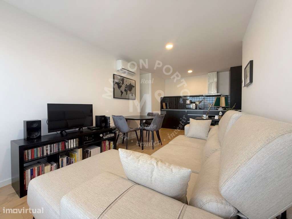 Apartamento T1 com Varanda, Vista Mar e Lugar de Estacionamento em ...-8
