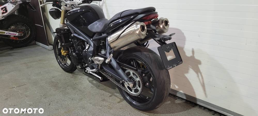 Triumph Street Triple - 10