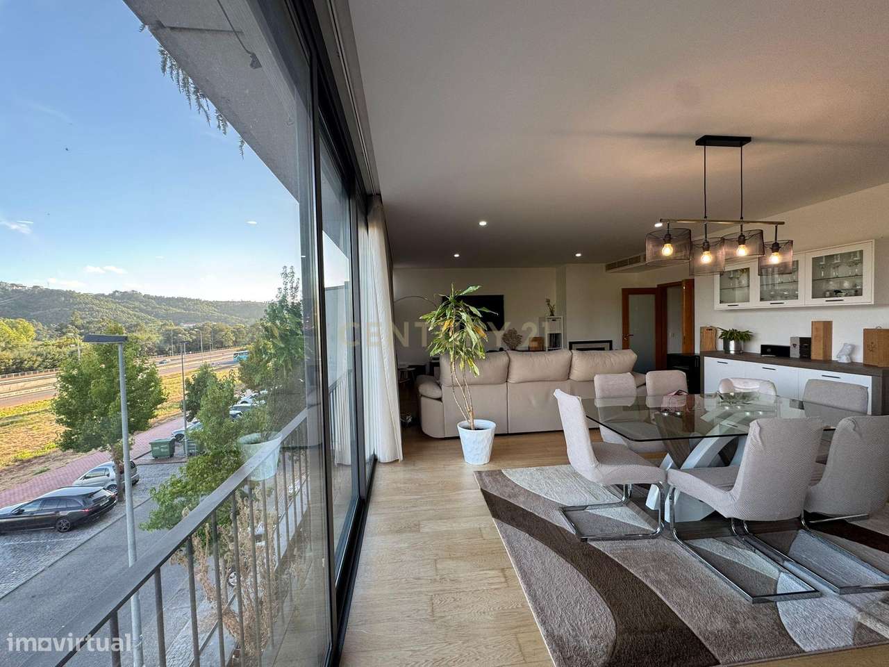 Apartamento T2 Condomínio Privado Zen, com Garagem e Lugar de Garagem - Grande imagem: 2/22