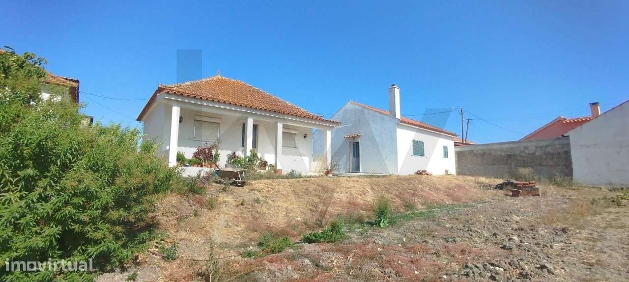 Casa térrea em Terreno Urbano de 1.016 m2 . Vende-se em Rio Maior - Grande imagem: 5/38