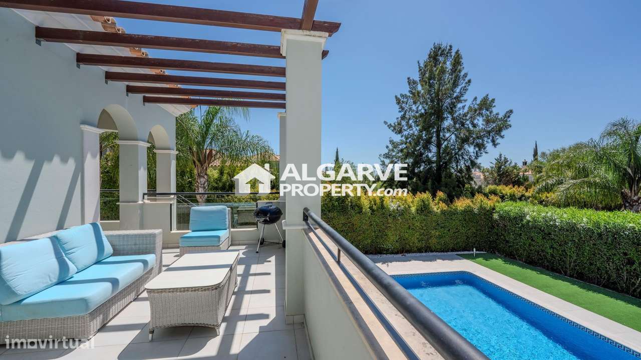 Moradia T4 No Condominio The Crest Almancil Triangulo Dourado Alga
