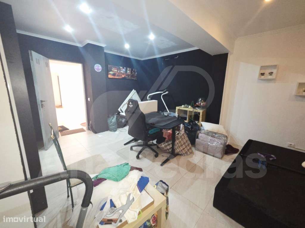 T2 Excecional com Terraço de 50m² na Baixa da Banheira-22