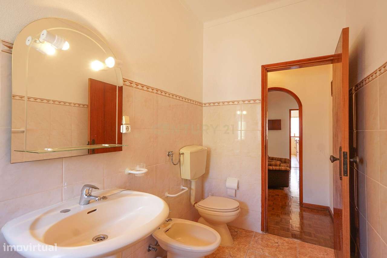Moradia T4+4, com anexos e com terreno, na Senhora da Encarnação, Figu - Grande imagem: 5/39